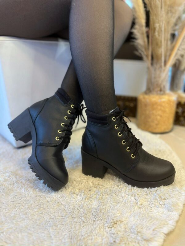 Bota Scarlet em couro forrada com pelego - Imagem 2