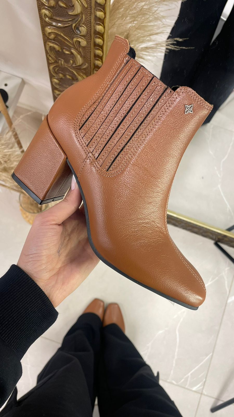 Bota Jordana Caramelo