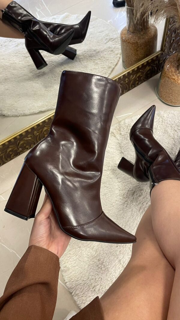 Bota Tessa Marrom