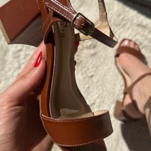 Sandália Diana Caramelo