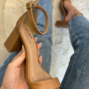 Sandália Cecília Camel em couro