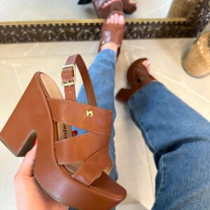 Sandália Anabela Suzana Marrom